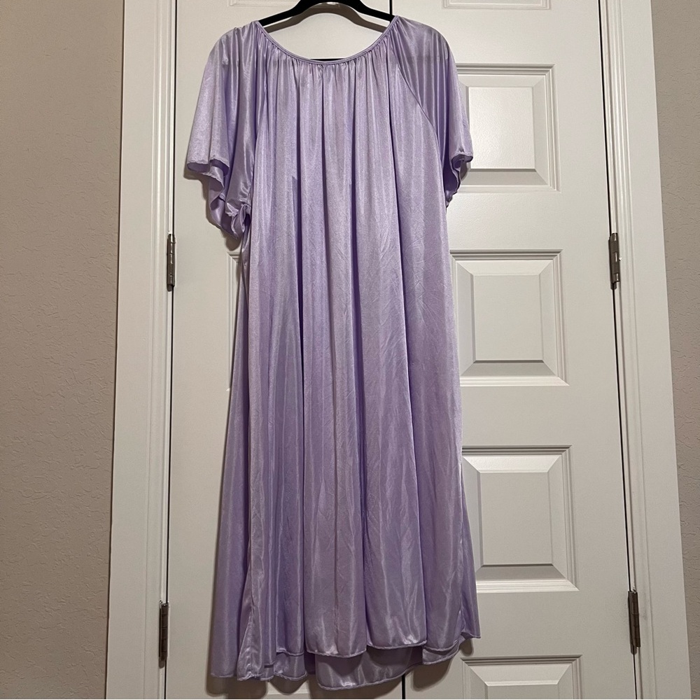 Lavender Lace Trim Sleepwear Robe - Picture 5 of 6